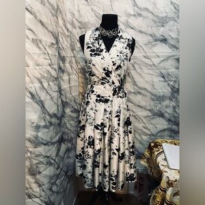 Jessica Howard Black and White Pleated Midi Dress